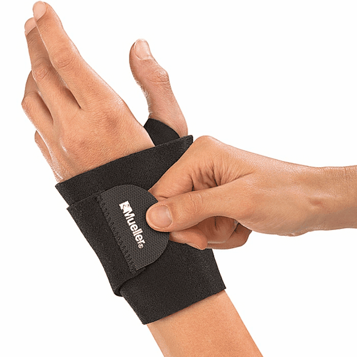 Mueller WRAPAROUND WRIST SUPPORT Фиксатор на запястье